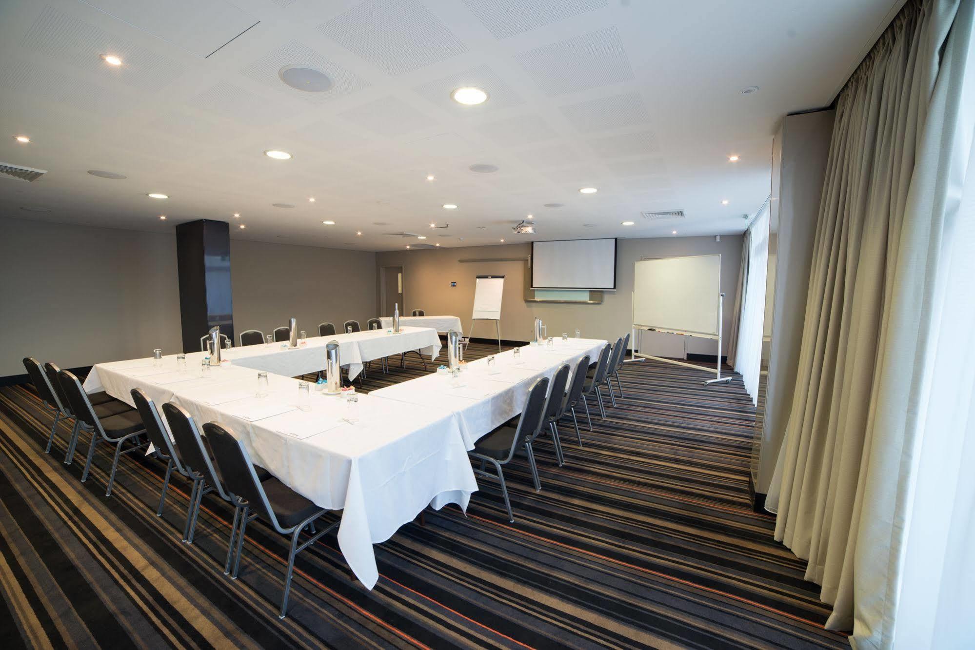 Quality Suites Pioneer Sands Wollongong Eksteriør billede