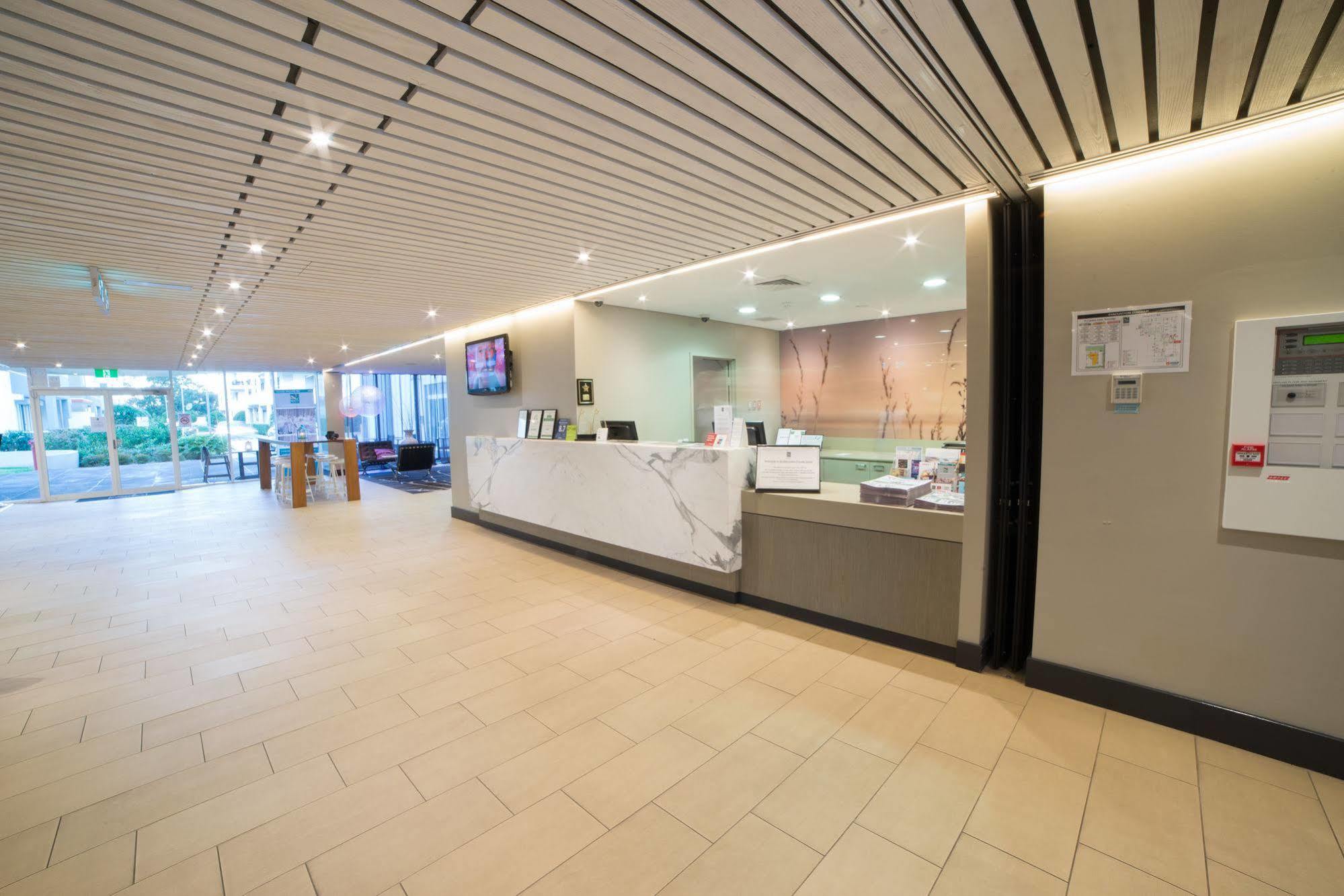 Quality Suites Pioneer Sands Wollongong Eksteriør billede