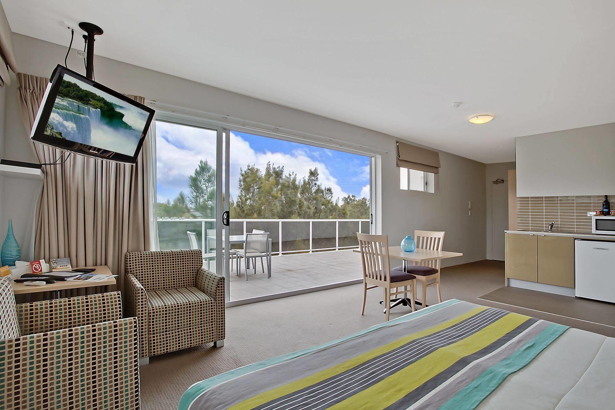 Quality Suites Pioneer Sands Wollongong Eksteriør billede